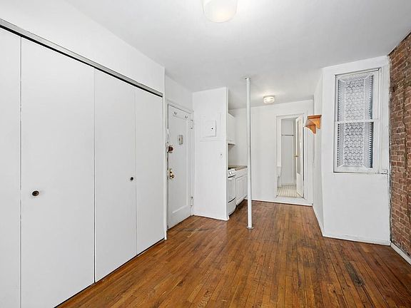 3rd image of 214 E 88th St #4A