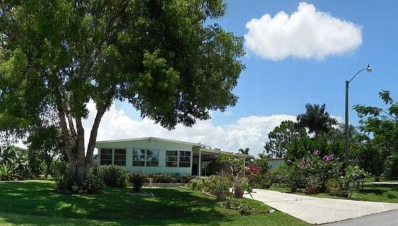 3rd image of 56 Twin Palms Dr