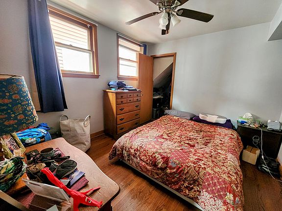 3rd image of 817A E Townsend St #2