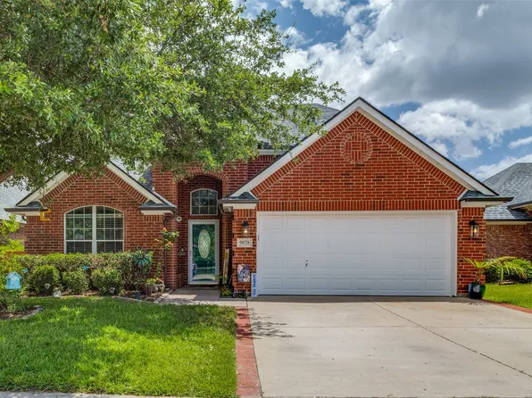 9028 Winding River Dr, Fort Worth, TX 76118