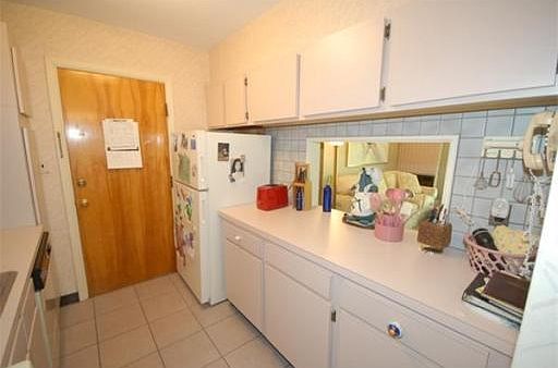 4th image of 9 Longwood Dr