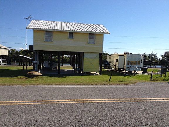 2nd image of 7434 Edgewater Dr