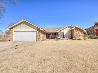 321 Pauline Renee Dr, Moore, OK 73160