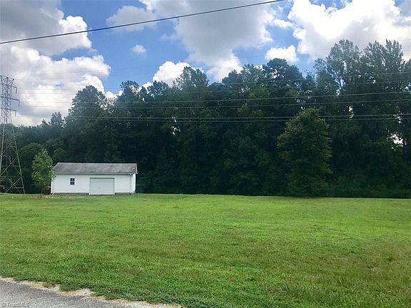 4th image of 3405 A Brookfield Dr