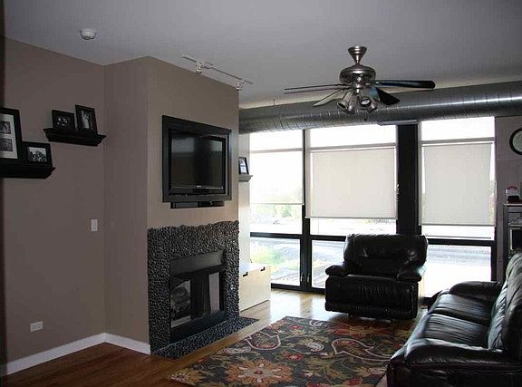 2nd image of 1001 W 15th St Unit 413