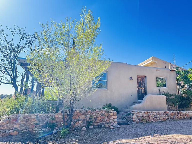 73 Camino Chupadero — Photo 2