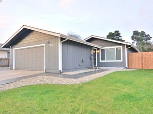 780 8th St SW, Bandon, OR 97411