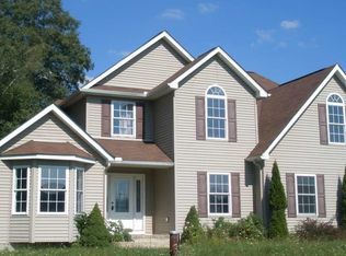 101 Pocono Creek Dr, Stroudsburg, PA 18360