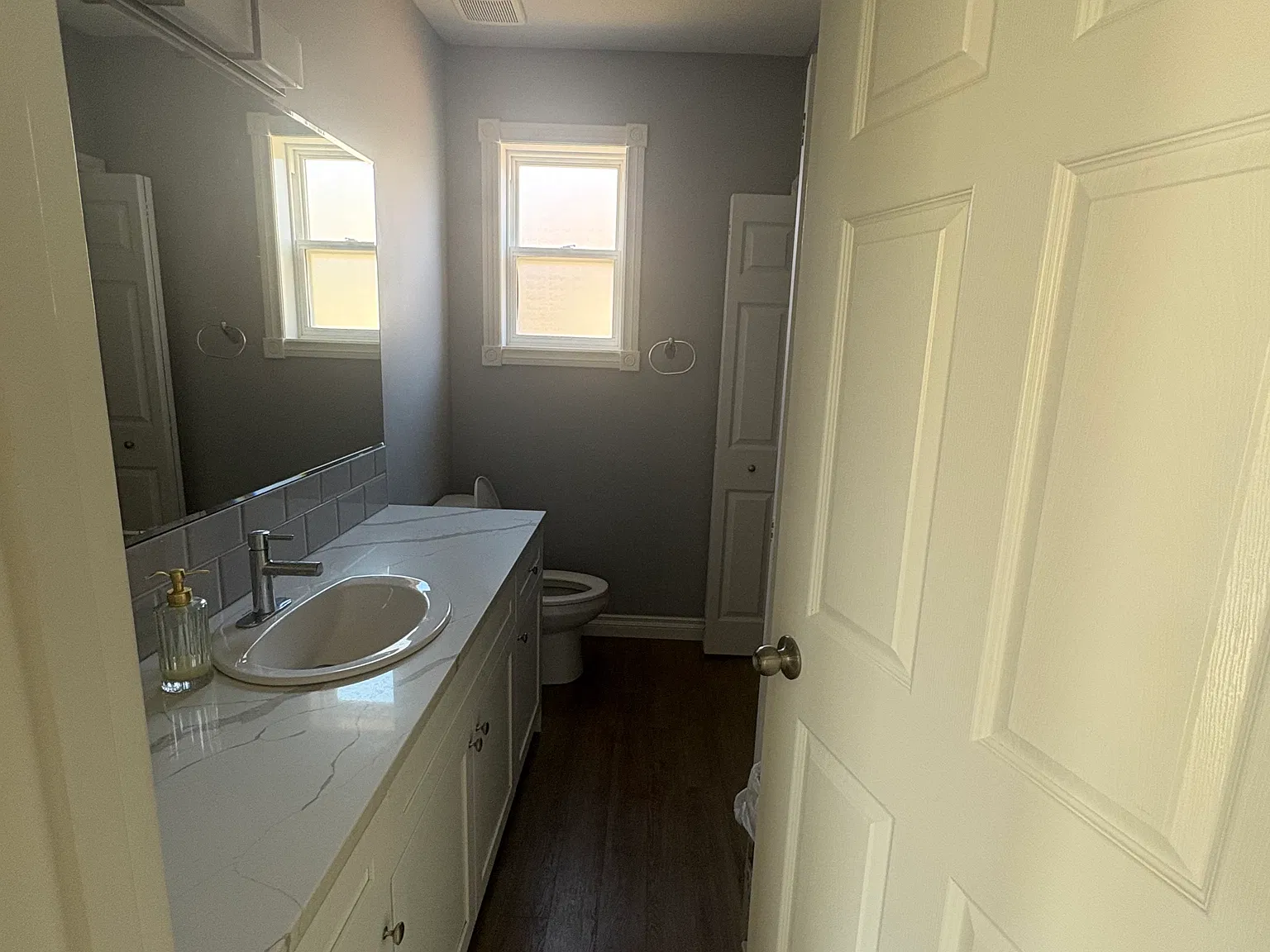 4 bed, 2.5 bath, 2500 sqft, $3,000 — Photo 4