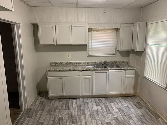 5th image of 3670 E 142nd St