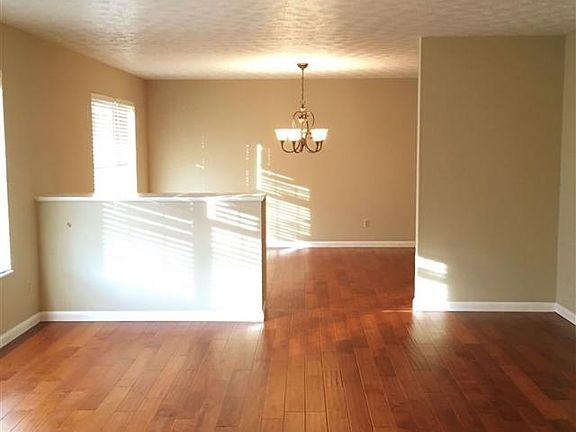 2nd image of 164 Roberto Dr