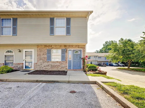 876 E Sherwood Hills Dr, Bloomington, IN 47401