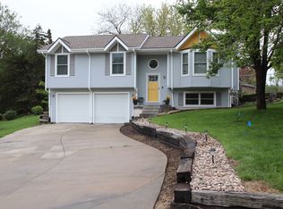 3411 SE Hackberry Ct, Topeka, KS 66605