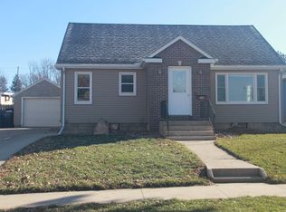 908 3rd Ave SE, Le Mars, IA 51031