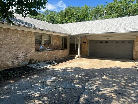 2nd image of 627 Kingston Dr