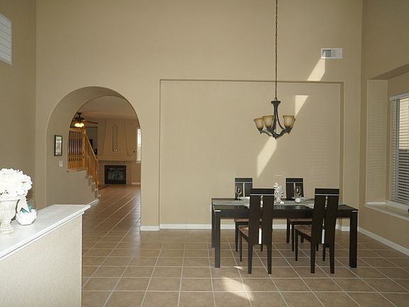 3rd image of 247 Jansen Ct