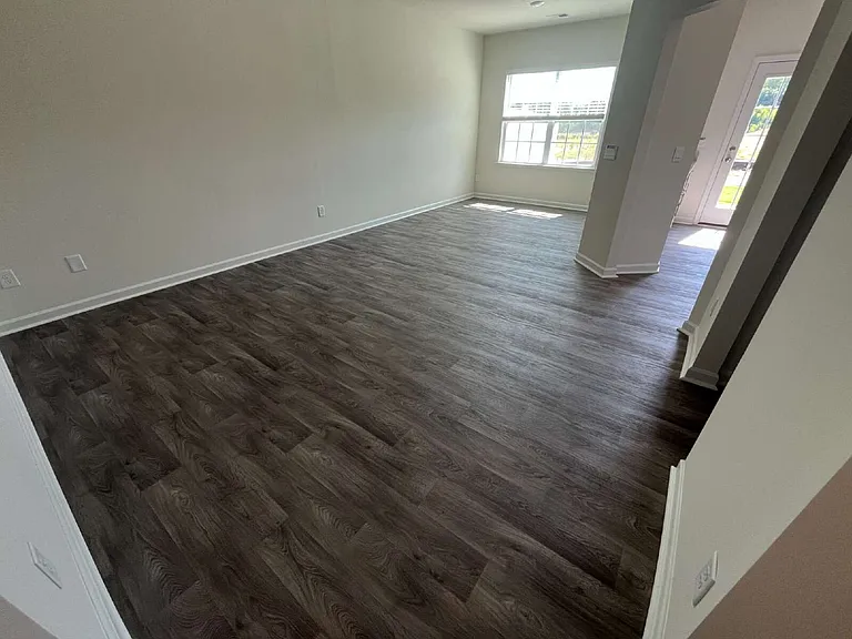 175 Moyer Dr — Photo 3