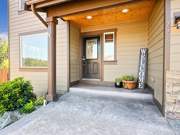 3rd image of 776 Gracie Ln W