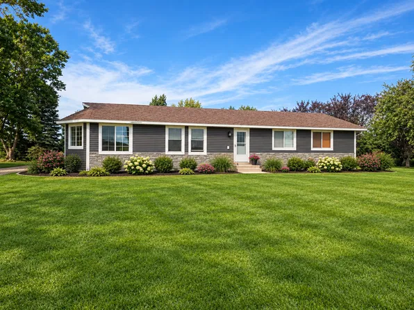 1011 90th Ave, Pipestone, MN 56164