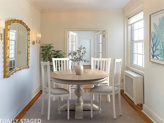 2nd image of 3 Tanglewylde Avenue #5C