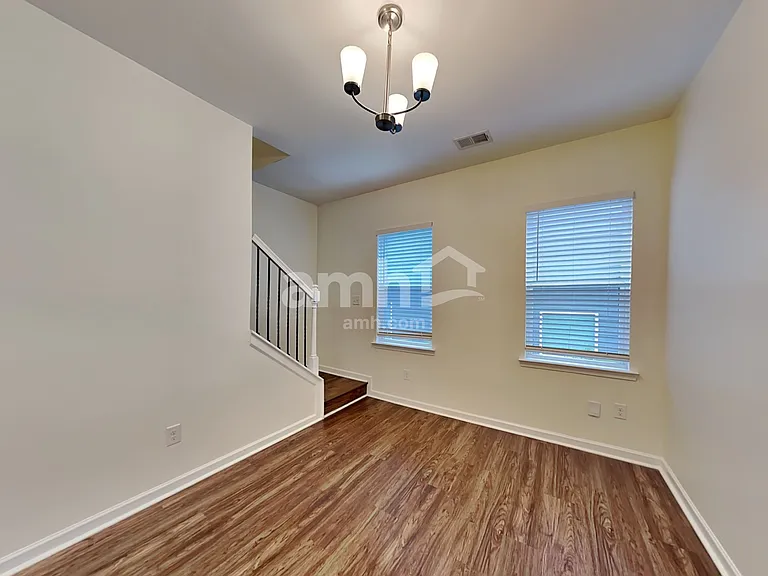 304 San Anselmo St — Photo 9