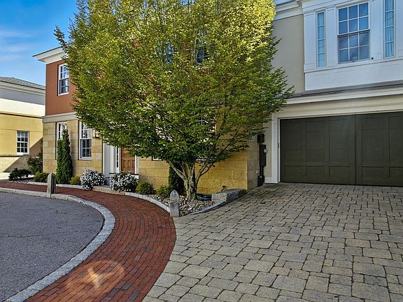 2nd image of 7 Vernon St #7