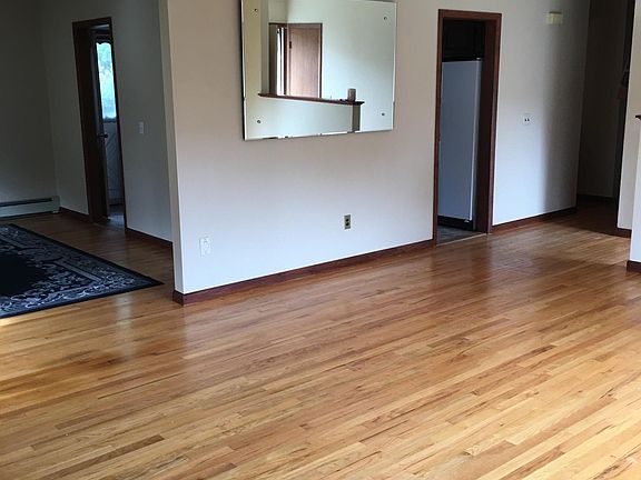 5th image of 525 Manhattan Ave
