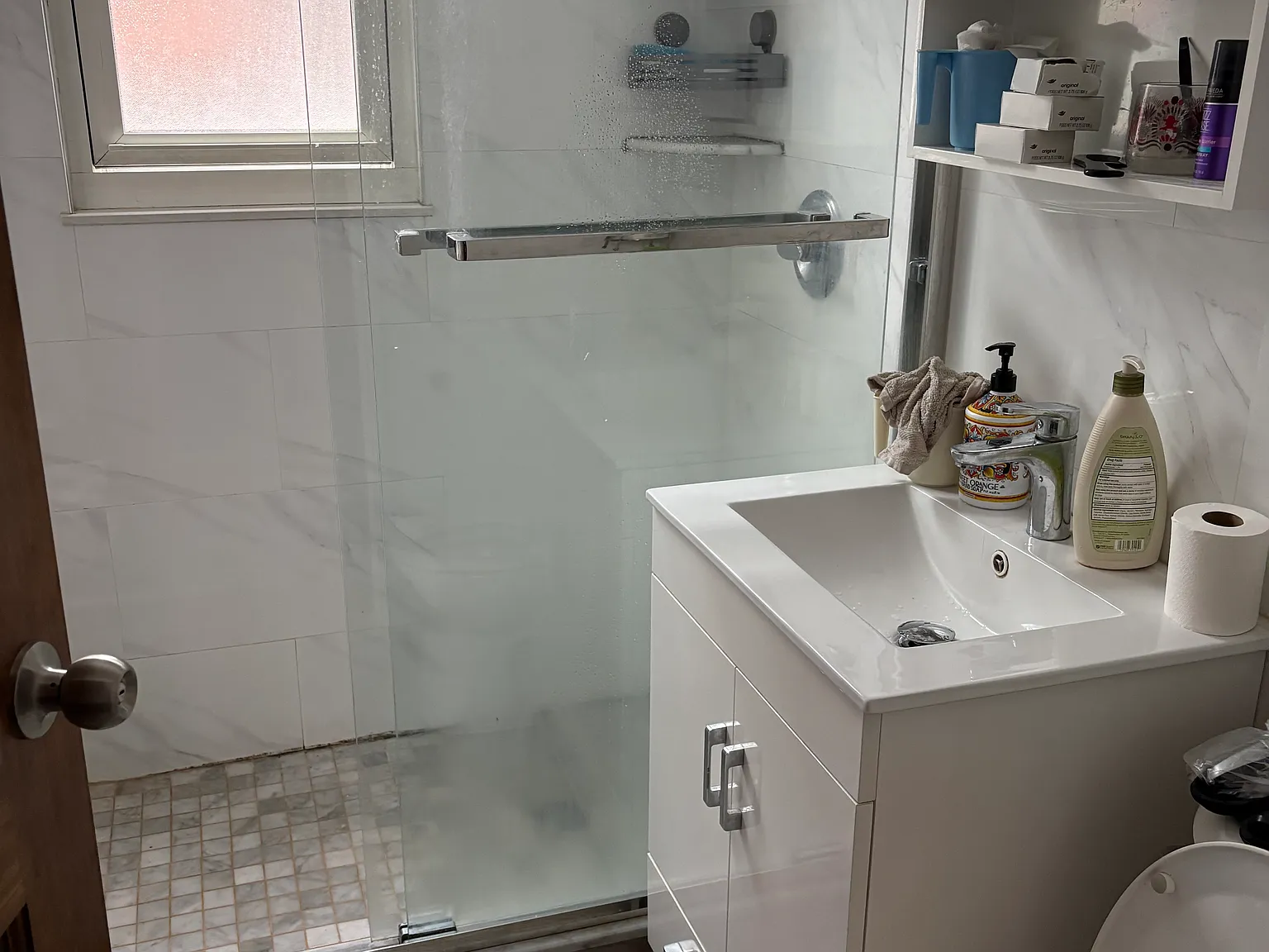 2 bed, 1000 sqft, $3,000 — Photo 2