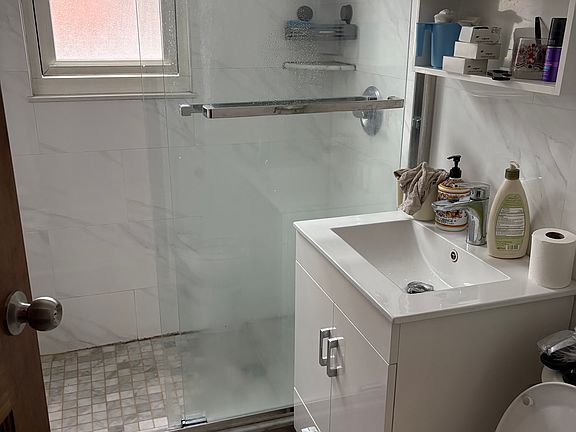 2nd image of 5823 192nd St