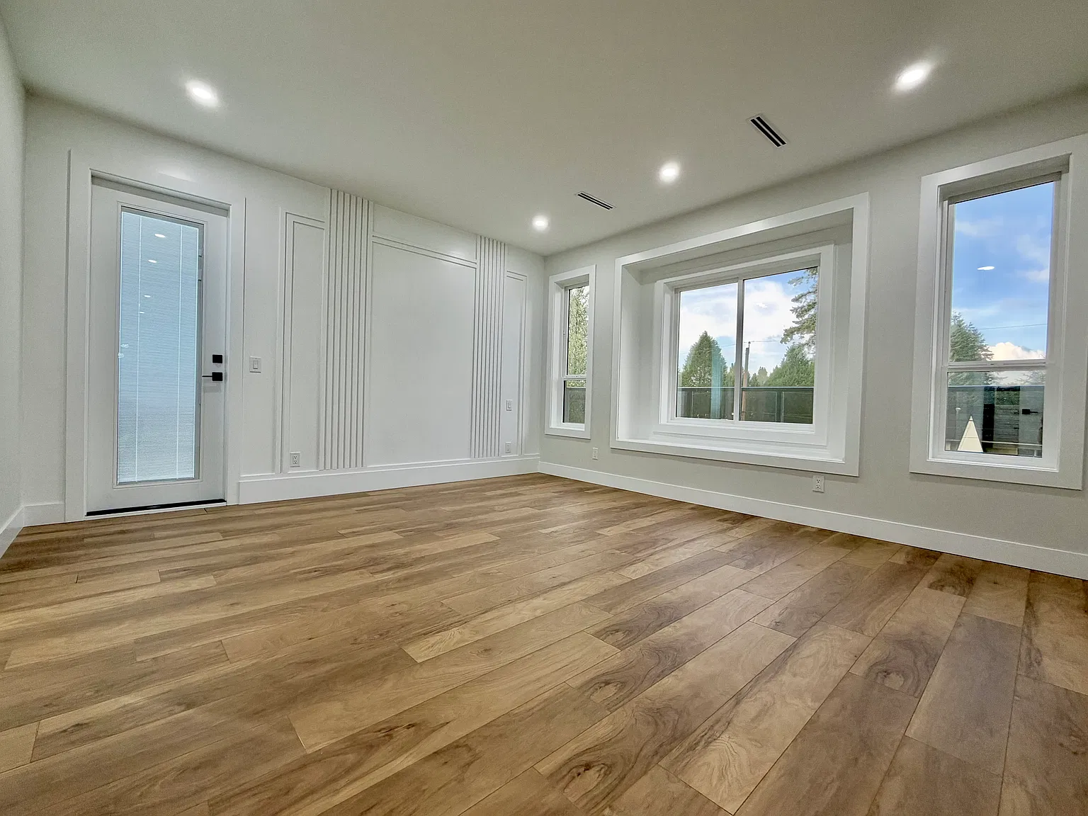 5 bed, 2800 sqft, $4,800 — Photo 3