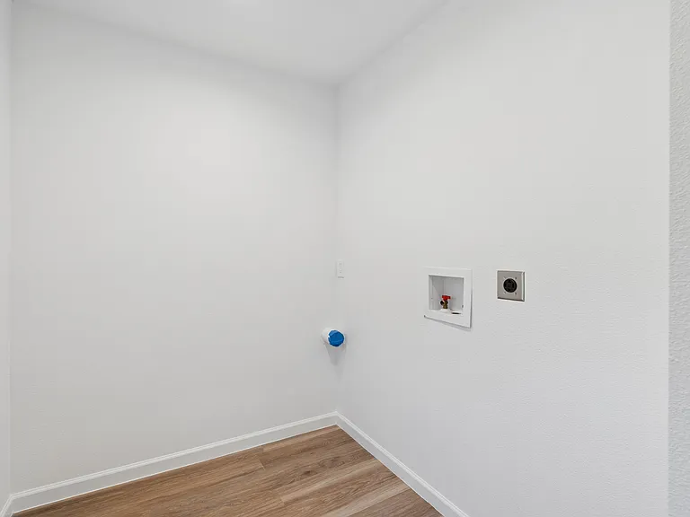 2728 Livingston Ave — Photo 3