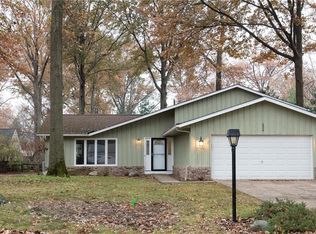 224 Parsons Dr, Avon Lake, OH 44012