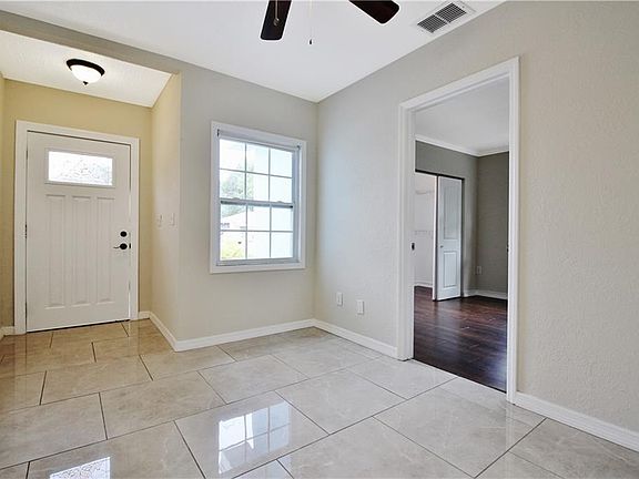 3rd image of 2326 Pelican Dr