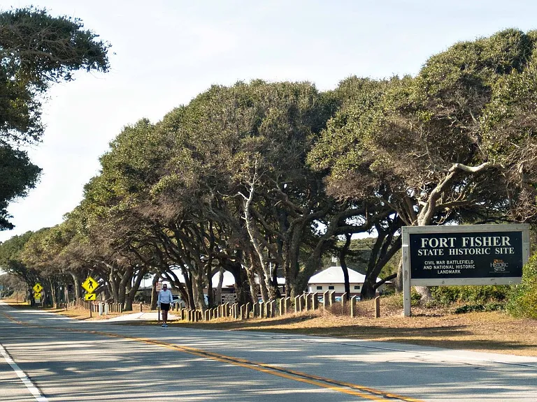 741 N Fort Fisher Blvd — Photo 46