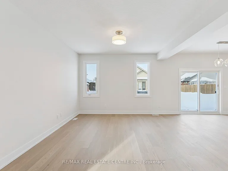 123 Maple St — Photo 10