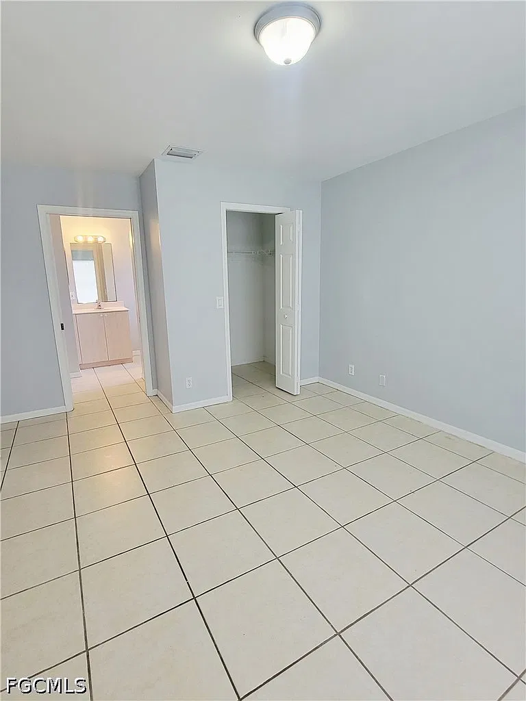 2 bed, 2.0 bath, 2218 sqft, $1,395 — Photo 4