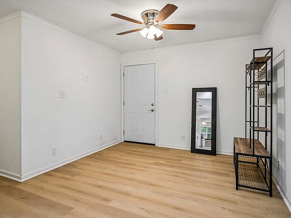 2nd image of 11070 Delford Cir