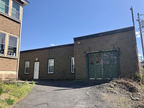 3rd image of 104 Bridge Ave