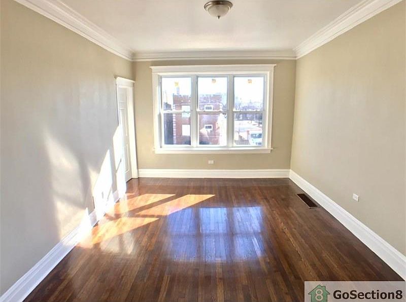 1st image of 7556 S Langley Ave