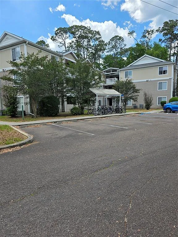 4 bed, 4.0 bath, 1177 sqft, $1,850 — Photo 1