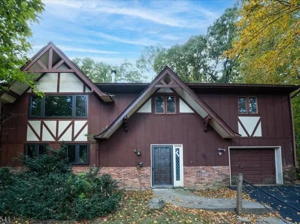 628 Succasunna Rd, Mount Arlington Boro, NJ 07856