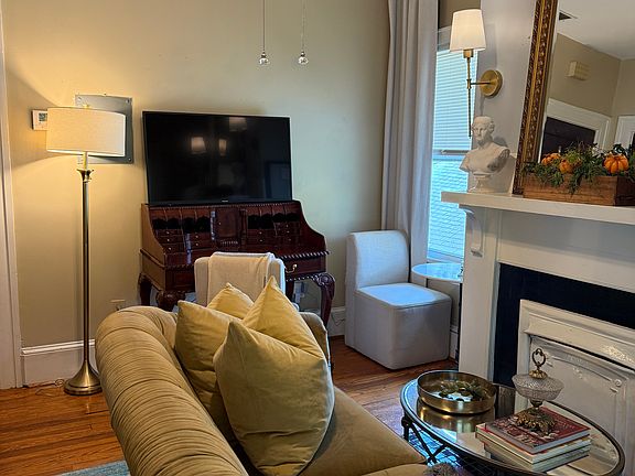 2nd image of 1185 Briarcliff Pl NE
