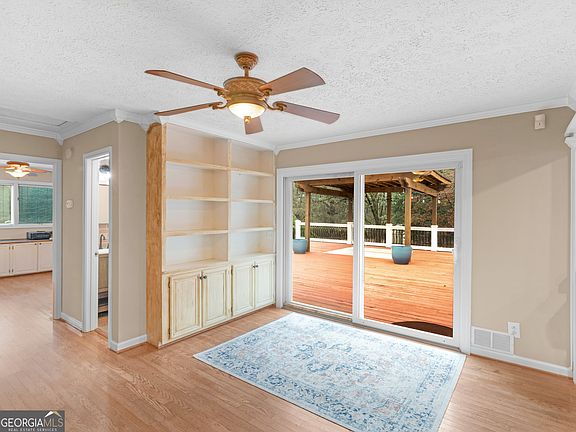 5th image of 255 Kibbee Rd