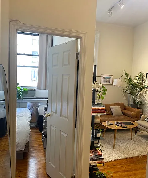 210 W 16th St #1E — Photo 3