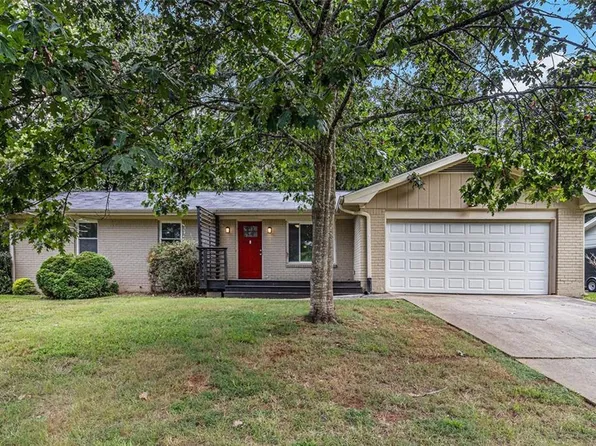 606 Mincey Ct, Stone Mountain, GA 30087