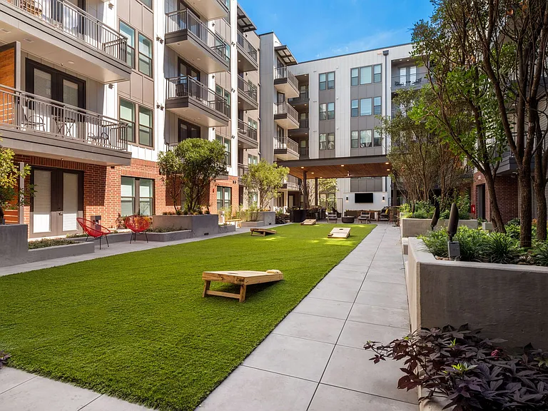 Troubadour Apartments — Photo 25
