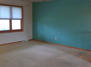 300 Manley Ln, Cottage Grove, WI 53527