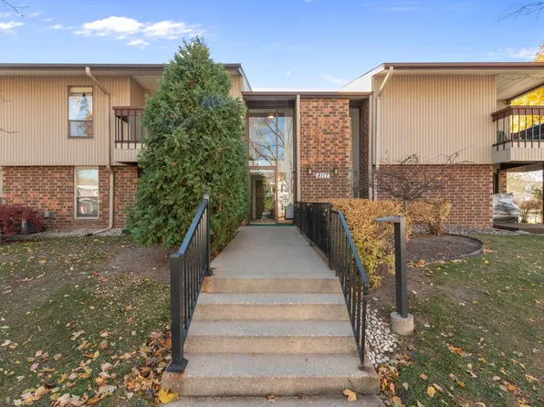 8117 West Manitoba STREET #16, West Allis, WI 53219