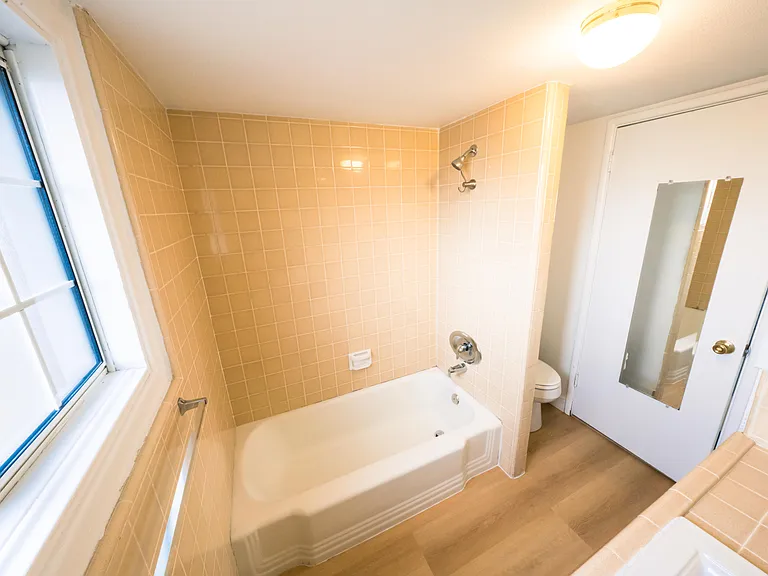 222 N Buena Vista Ave — Photo 9