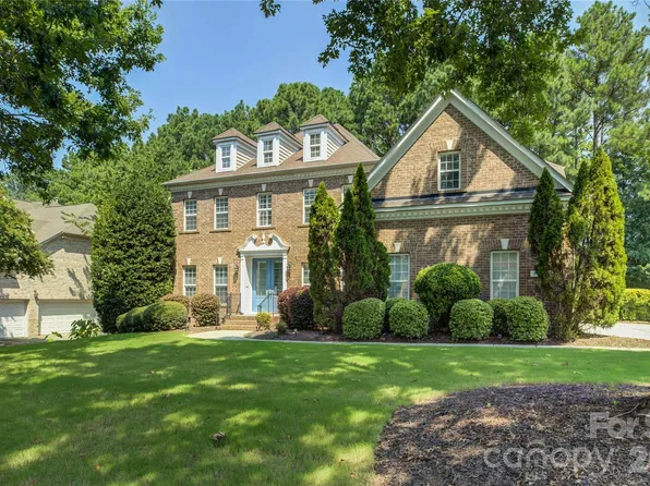 16815 Crosshaven Dr, Charlotte, NC 28278